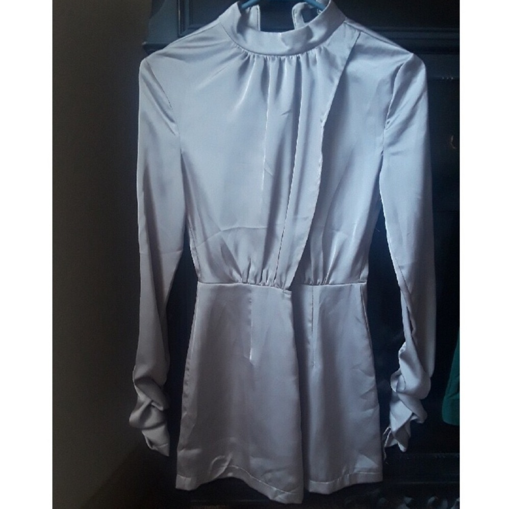 Grey/silver long sleeve romper